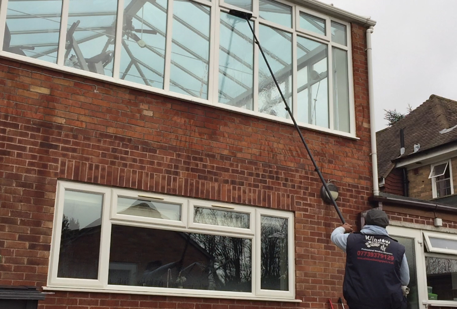 Ladderless window cleaning